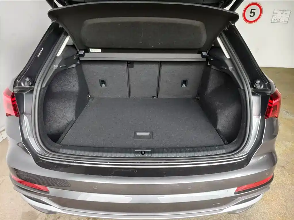 Audi Q3 2023 35 TFSI Fashion Dynamic Model (1.5T) фото 13