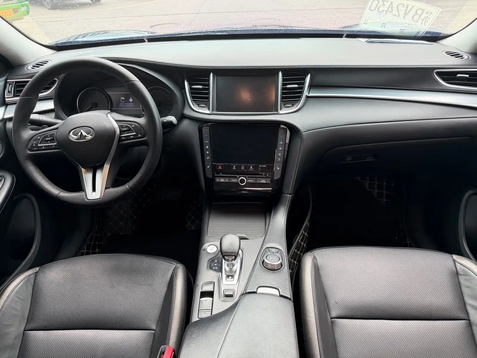 Фото 16 - Infiniti QX50