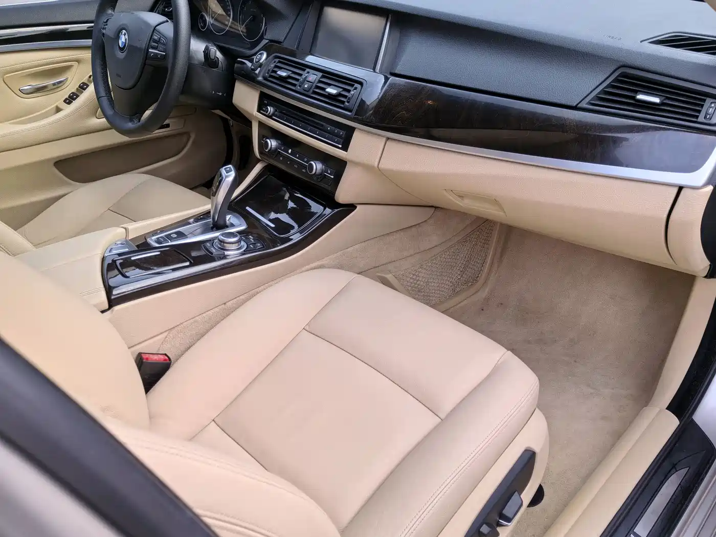 BMW 5 Series 2014 525Li Leading фото 14