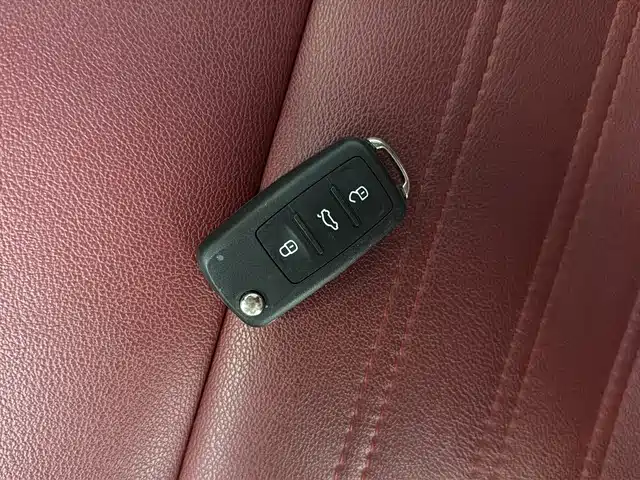 Volkswagen Beetle 2017 180TSI Style фото 20