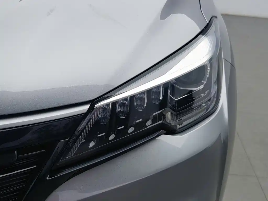 Changan CS85 COUPE 2021 2021 1.5T DCT Luxury
