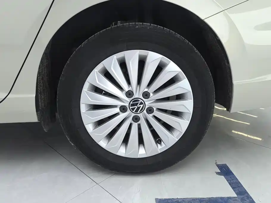 Фото 6 - Volkswagen Lavida