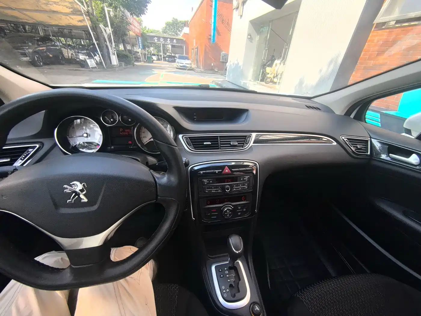 صورة 9 - Peugeot 308