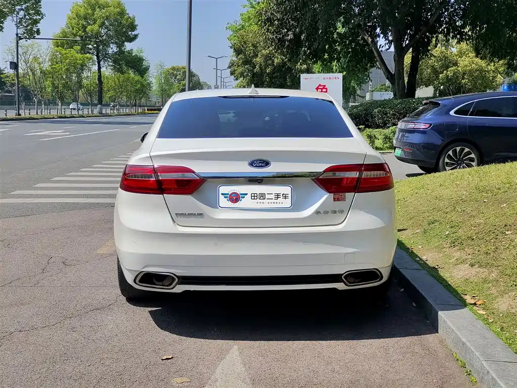 Фото 5 - Ford Taurus