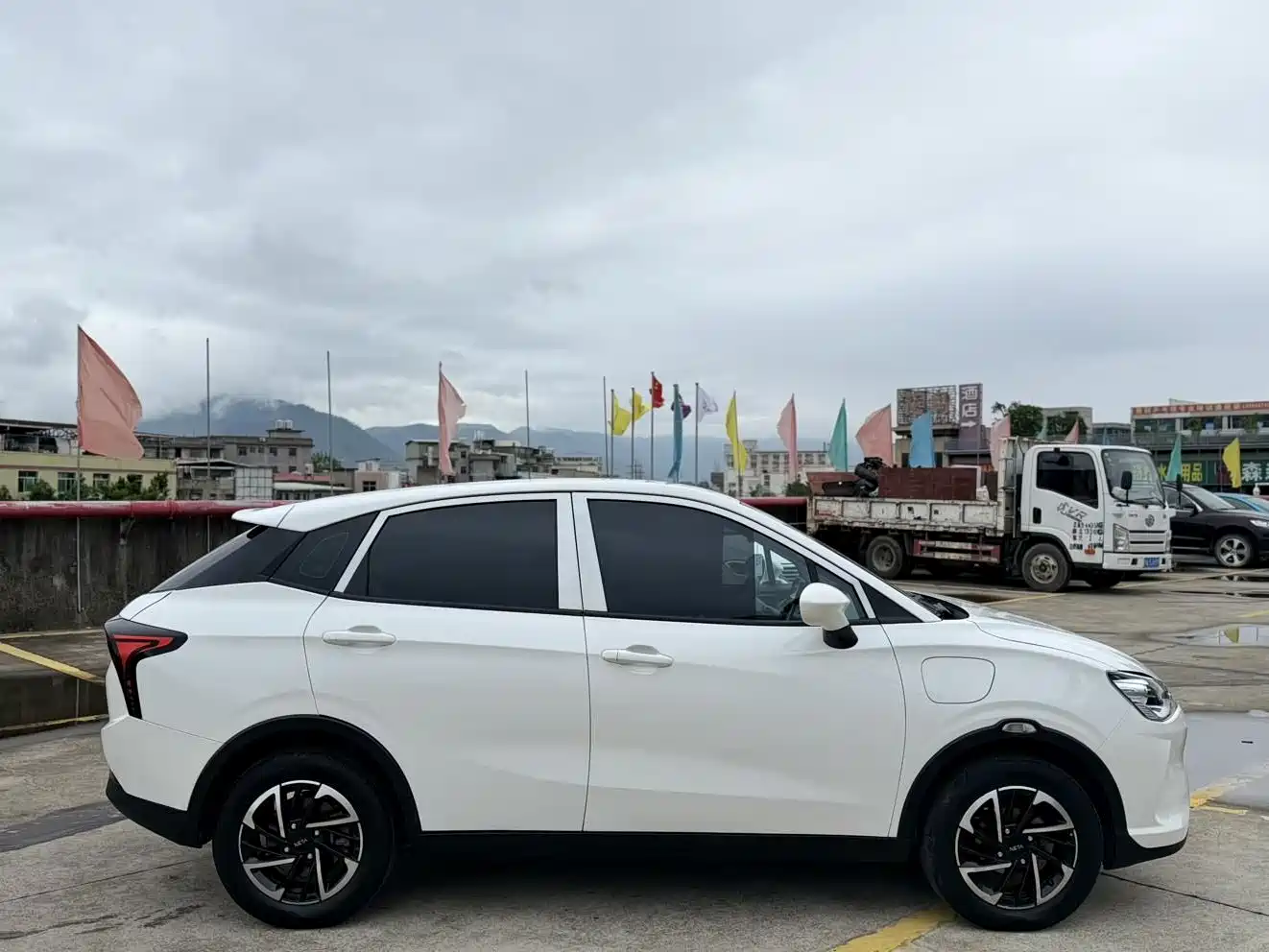 Photo 11 - Nezha Auto Nezha V