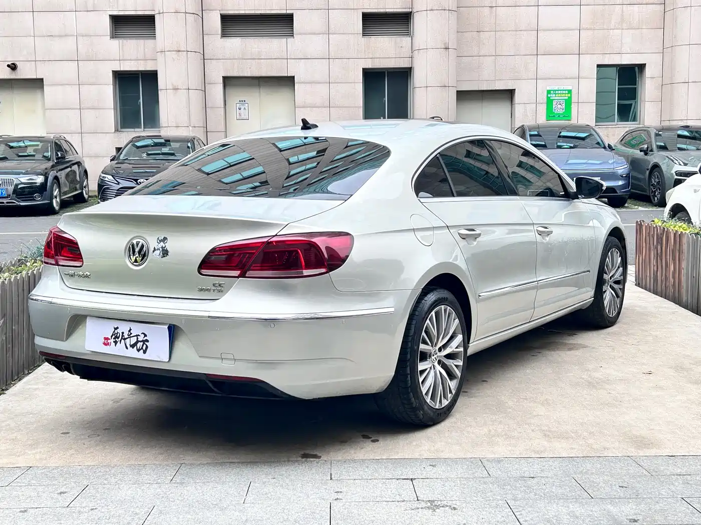 Volkswagen FAW-Volkswagen CC 2016 Model 1.8TSI Luxury фото 6