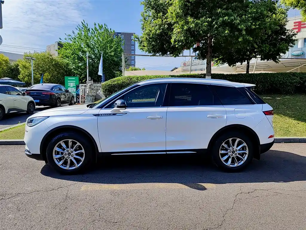 LINCOLN ADVENTURER