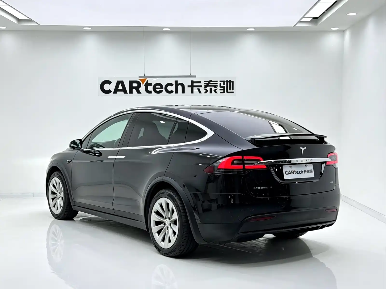Фото 8 - Tesla Model X