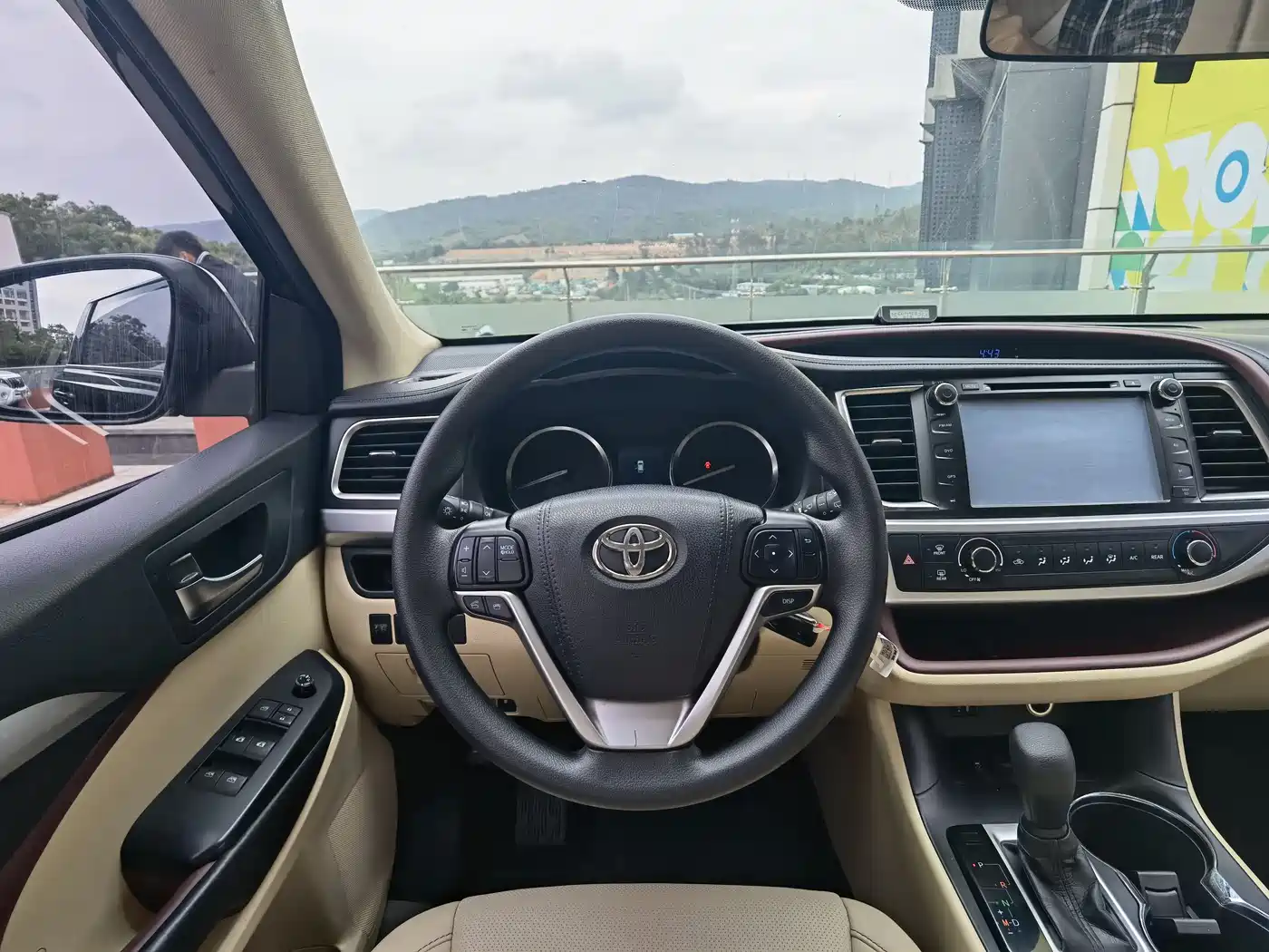 Toyota Highlander 2015 2.0T AWD Elite Edition 7-seater фото 8