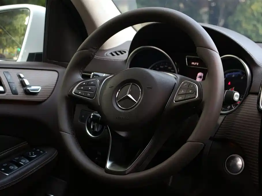 Mercedes-Benz GLE 2018 GLE 320 4MATIC Dynamic Ultimate Edition фото 14