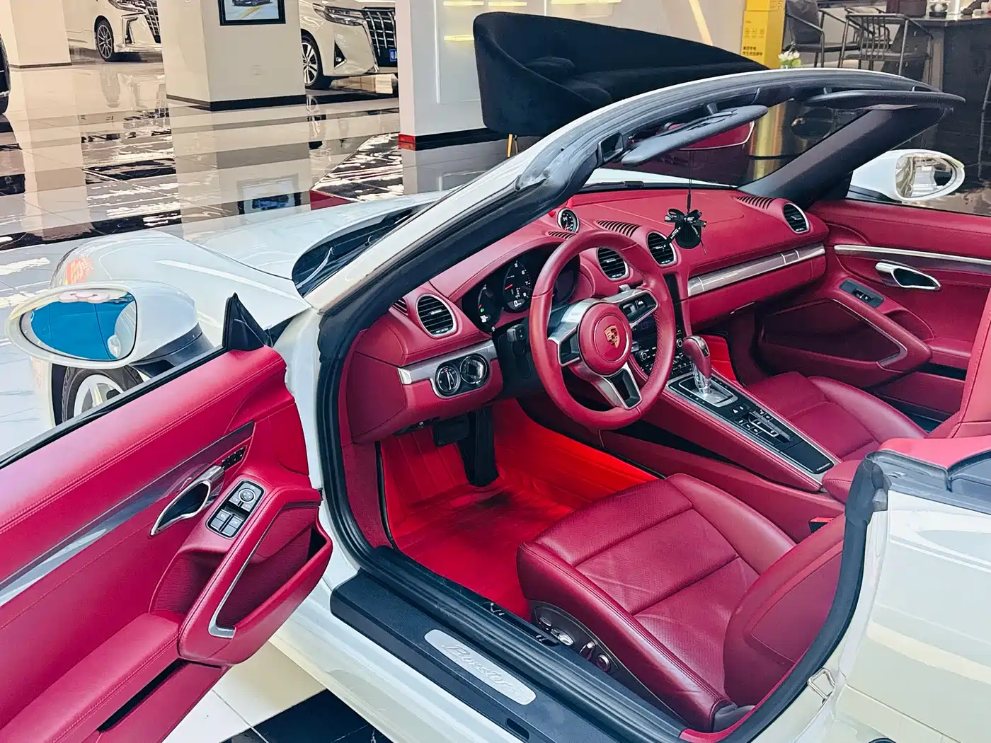 Porsche 718 2018 Boxster 2.0T фото 6