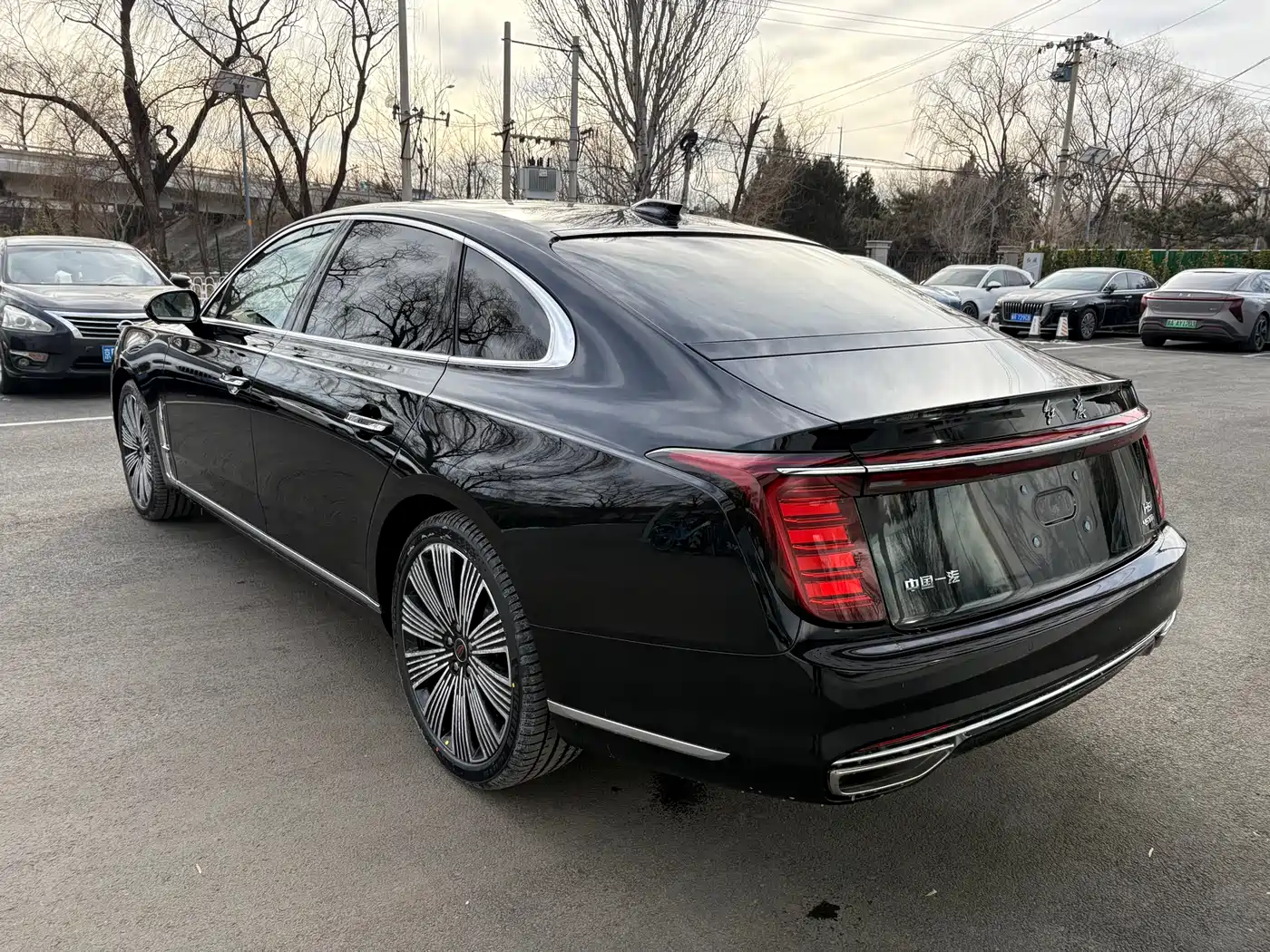Hongqi H9 2025 2.0T 2WD Qixiang Luxury Business Edition 5-seater фото 3
