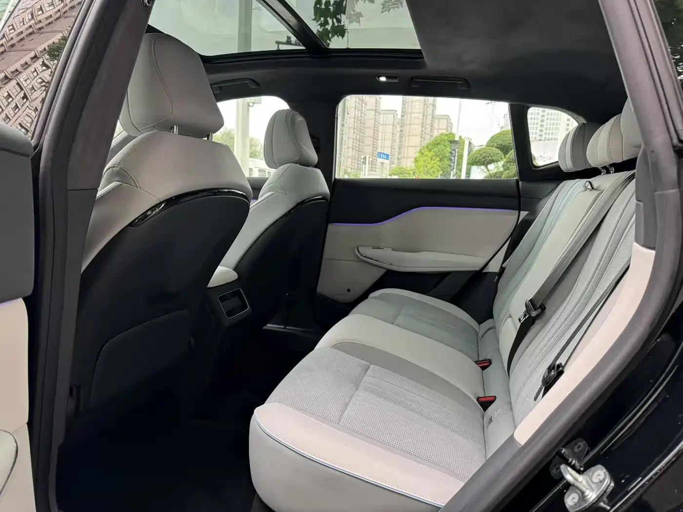 Voyah Auto Voyah Zhiyin 2024 Long Range Super Charging Edition фото 6