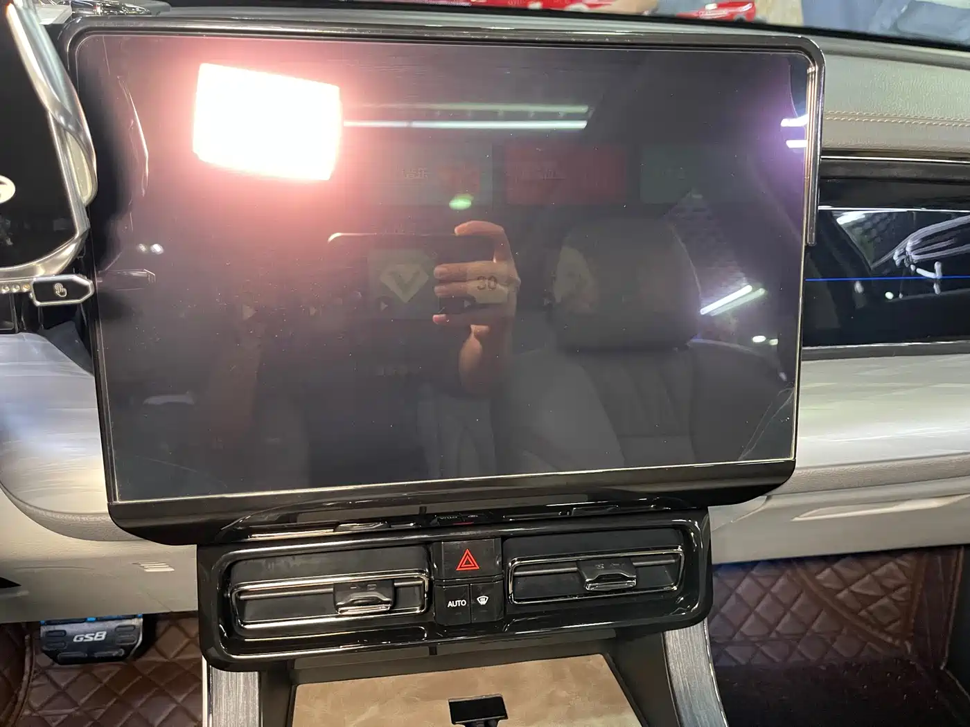 GAC Trumpchi Trumpchi GS8 2022 Pilot Series 2.0TGDI 2WD Premium Edition (7-Seater) фото 13