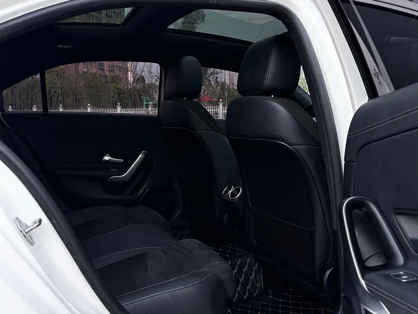 Mercedes-Benz A-Class 2021 A 200 L Sport Sedan Fashion Edition фото 10