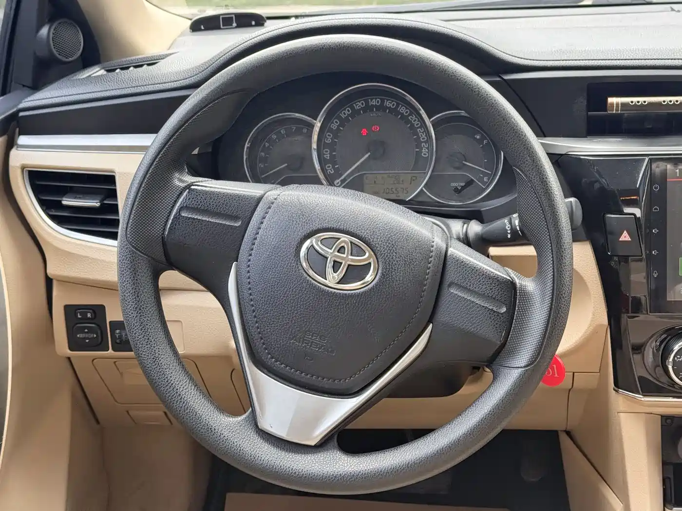 Toyota Corolla 2014 1.6L CVT GL фото 14