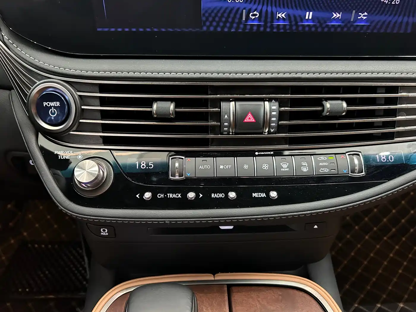 Lexus LS 2021 500h Excellence Edition фото 29