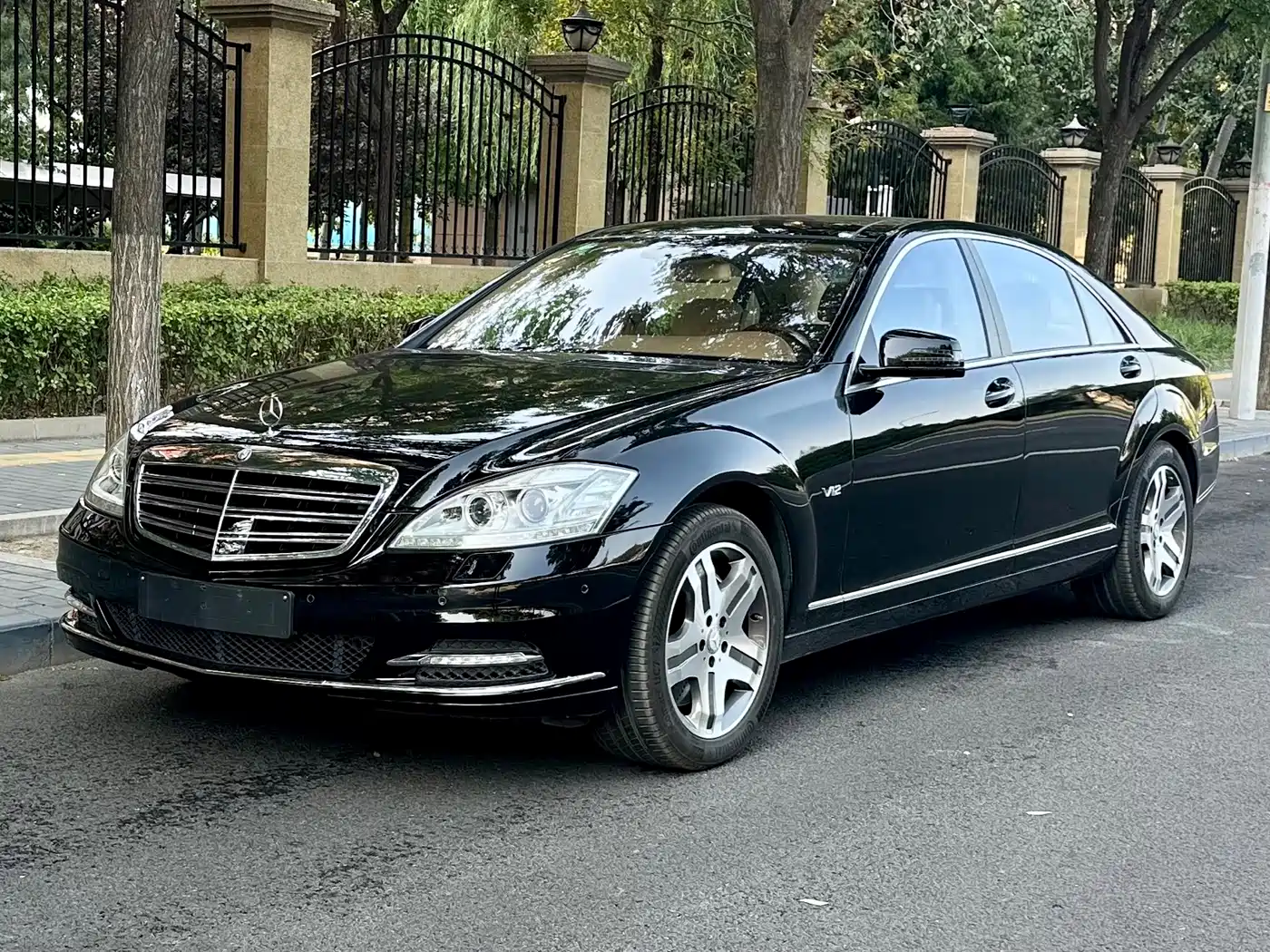 Mercedes-Benz S-Class 2011 2010 S 600 L