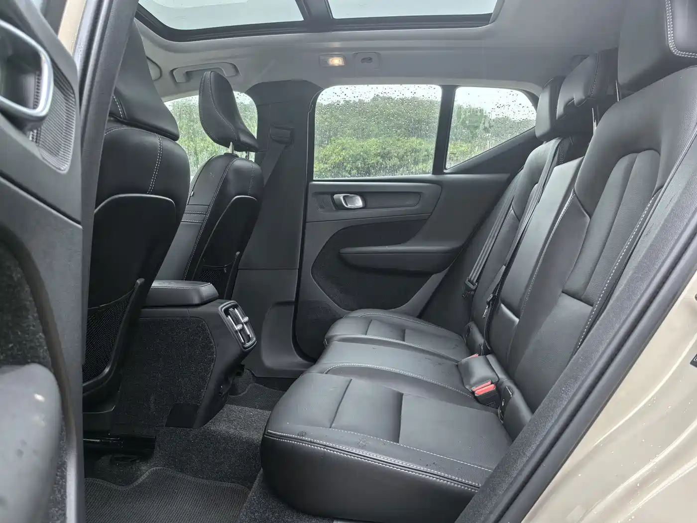 Volvo XC40 2024 2025 B4 AWD Smart Elite Luxury Edition