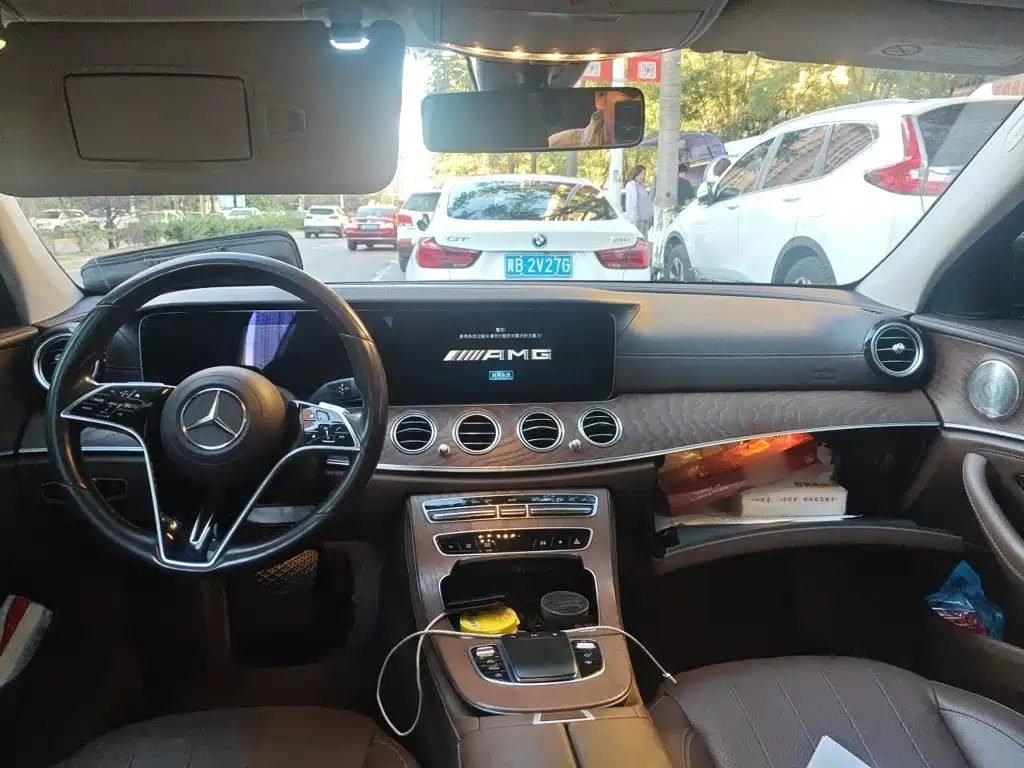 Фото 5 - Mercedes-Benz E-Class