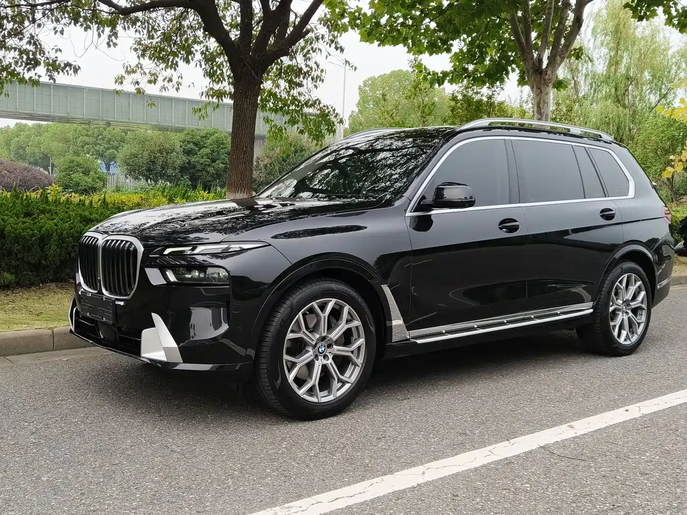 BMW BMW X7 2023 xDrive40i Leading Luxury Package