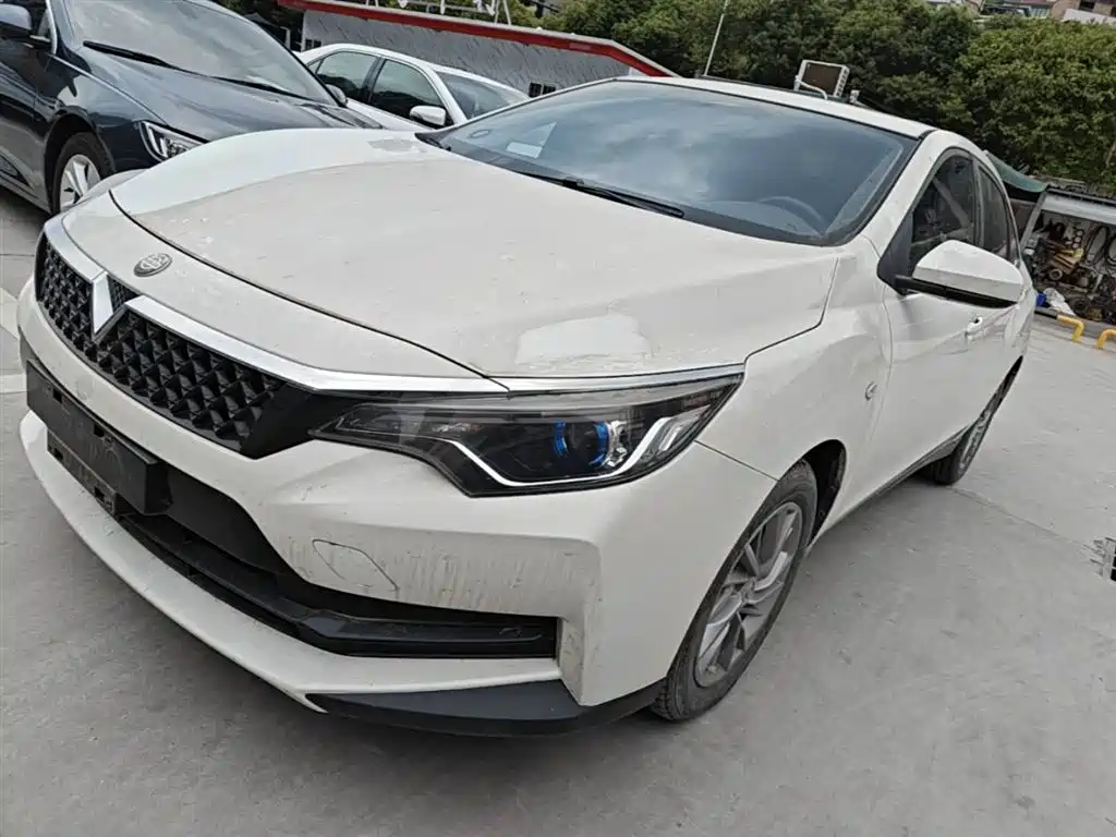 Venucia D60 2021 1.6L XE CVT Smooth Ride Edition