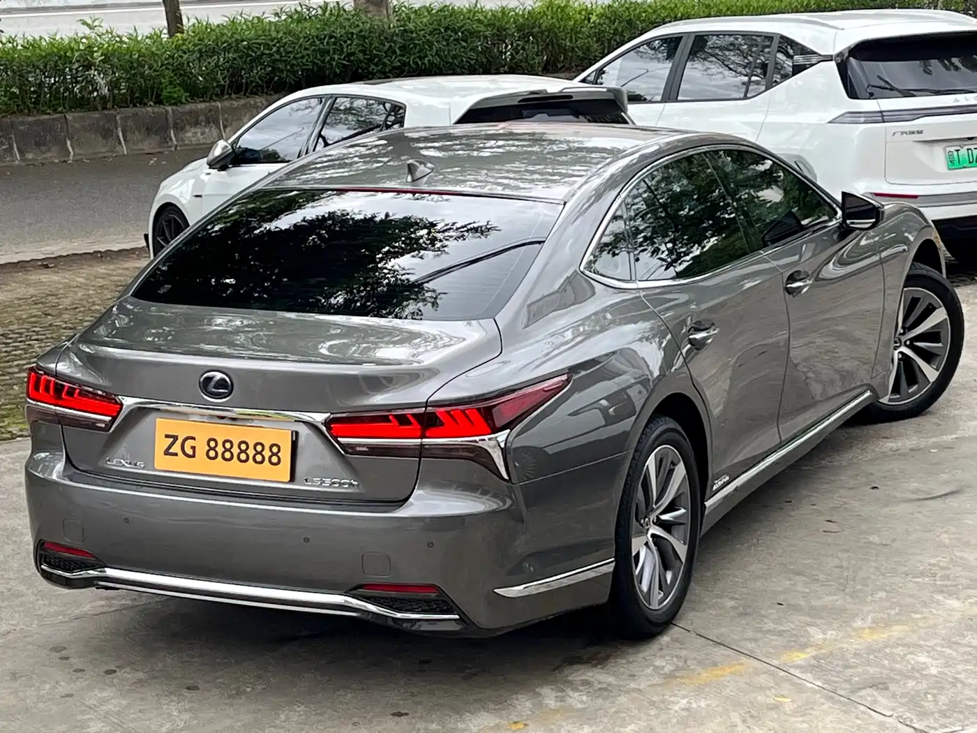 Lexus LS 2018 500h Excellence Edition China V фото 5