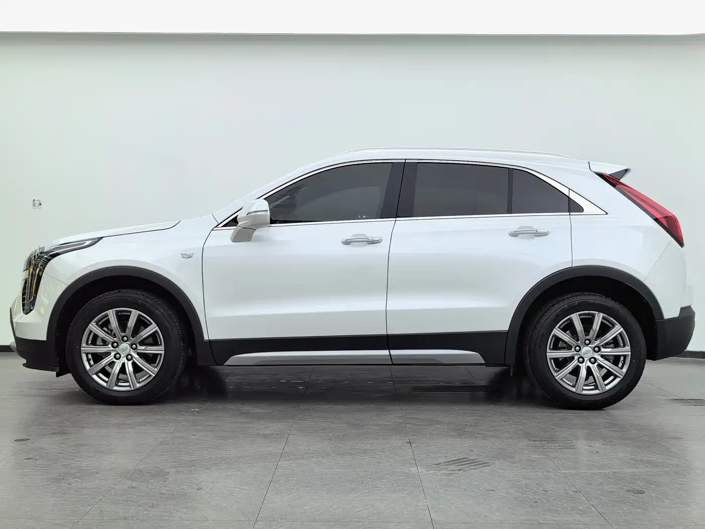 Cadillac XT4 2018 Model 28T 2WD Luxury фото 9