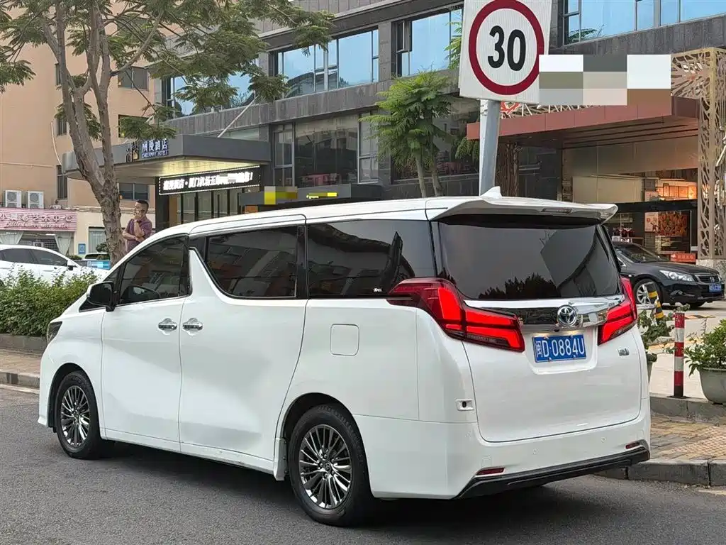 Toyota Alphard 2021 Hybrid 2.5L Luxury фото 19