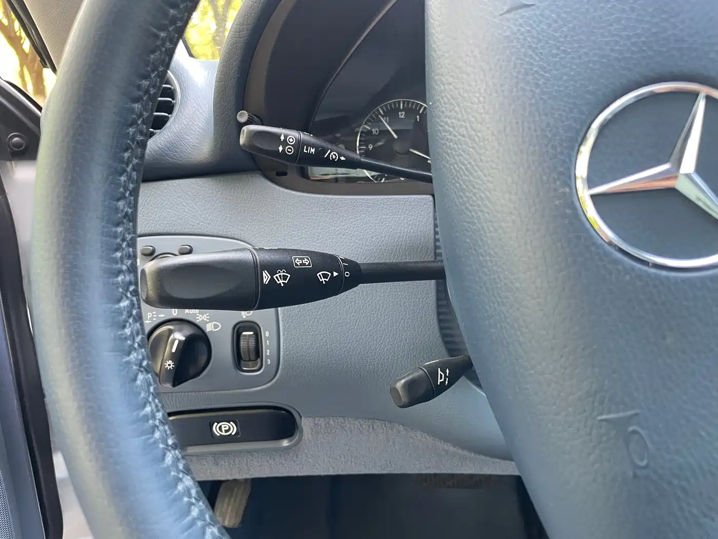 Mercedes-Benz CLK-Class 2004 CLK 240 Coupe фото 12