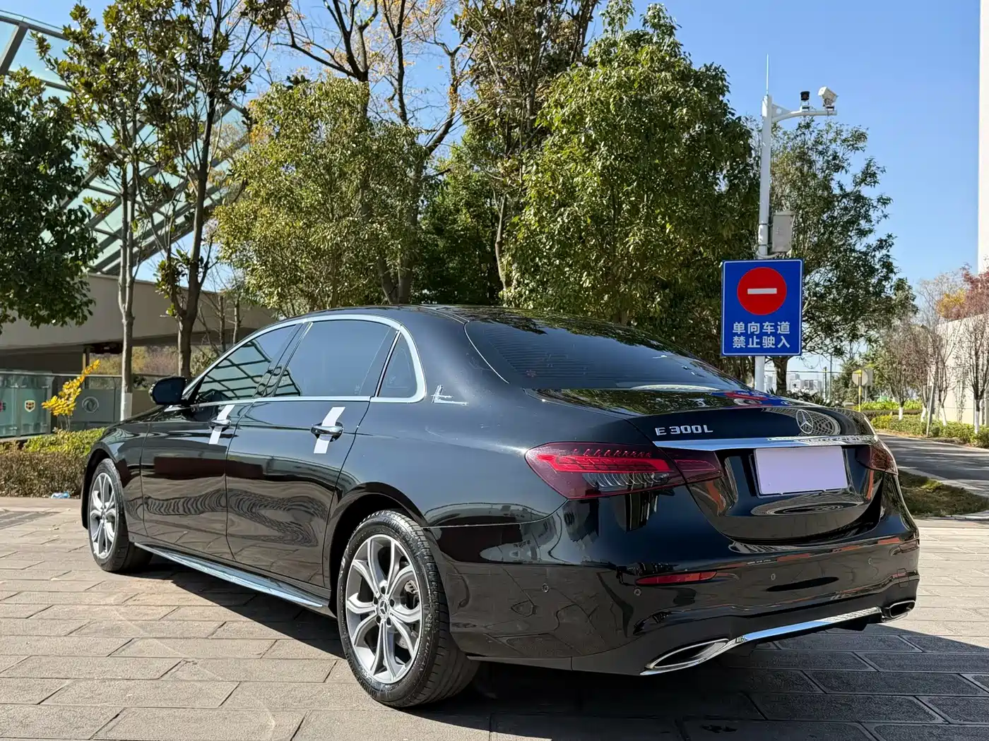 Mercedes-Benz E-Class 2022 Model Facelift III E 300 L Sport Fashion фото 9