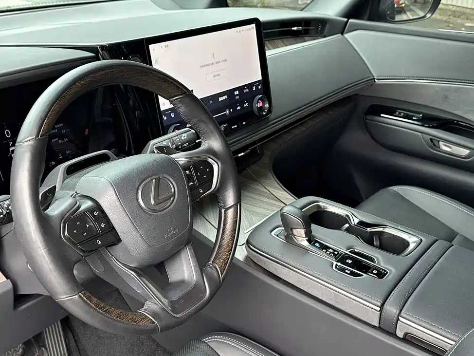Lexus LM 2024 2023 500h 6-Seater Prestige Edition