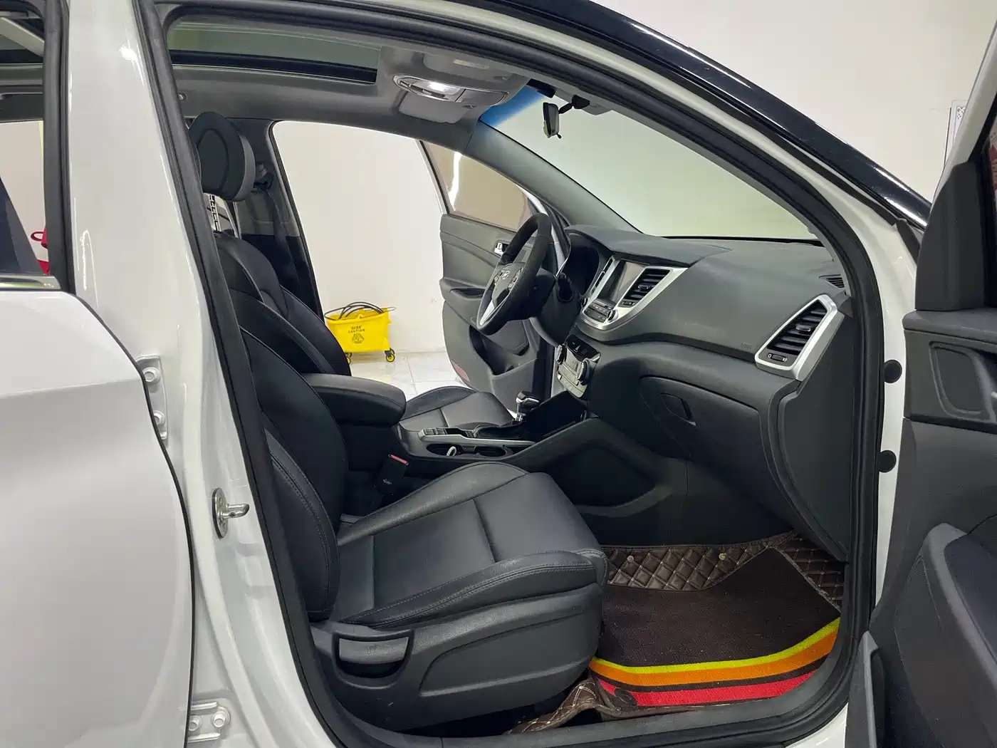 Hyundai Tucson 2018 1.6T DCT 2WD 15th Anniversary Special Edition фото 10