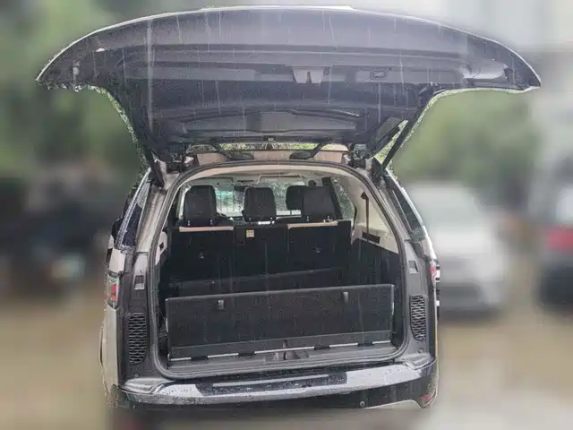 Land Rover Discovery 2021 360PS R-Dynamic S — фото 5