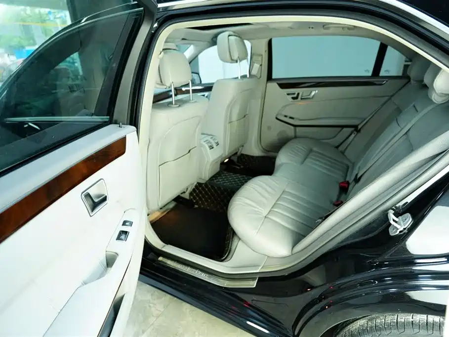 Mercedes-Benz E-Class 2012 E 300 L Elegance Model фото 16