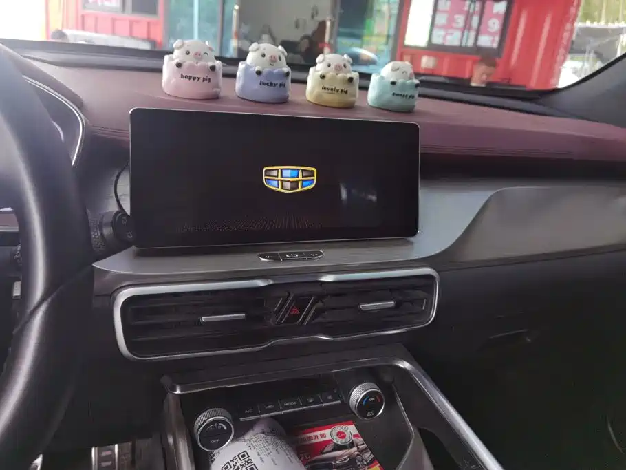 Geely Coolray 2019 2019 260T DCT Ranger China V