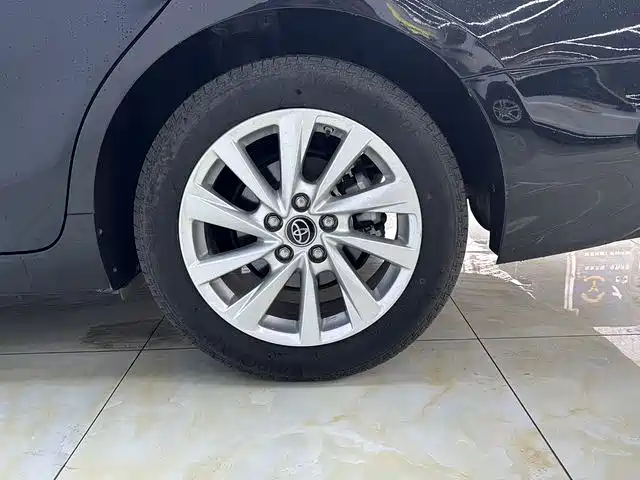 Toyota Camry 2023 Hybrid 2.5HGVP Leading Edition фото 19