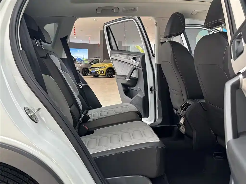 Volkswagen Tayron 2023 300TSI 2WD Luxury Plus Advanced Edition фото 14