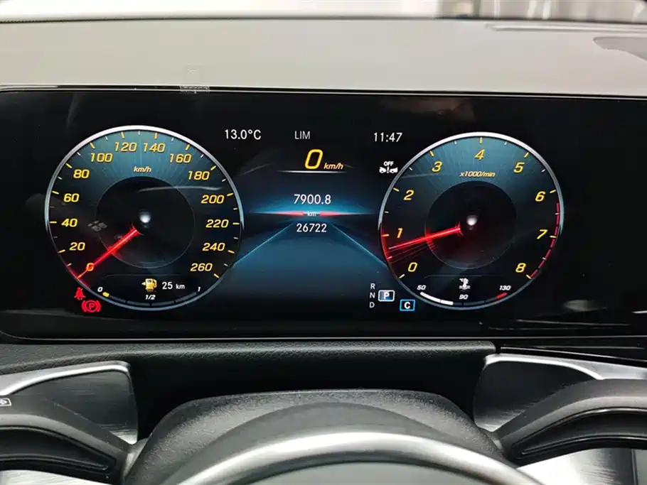 Mercedes-Benz GLB 2023 GLB 220 Dynamic фото 14