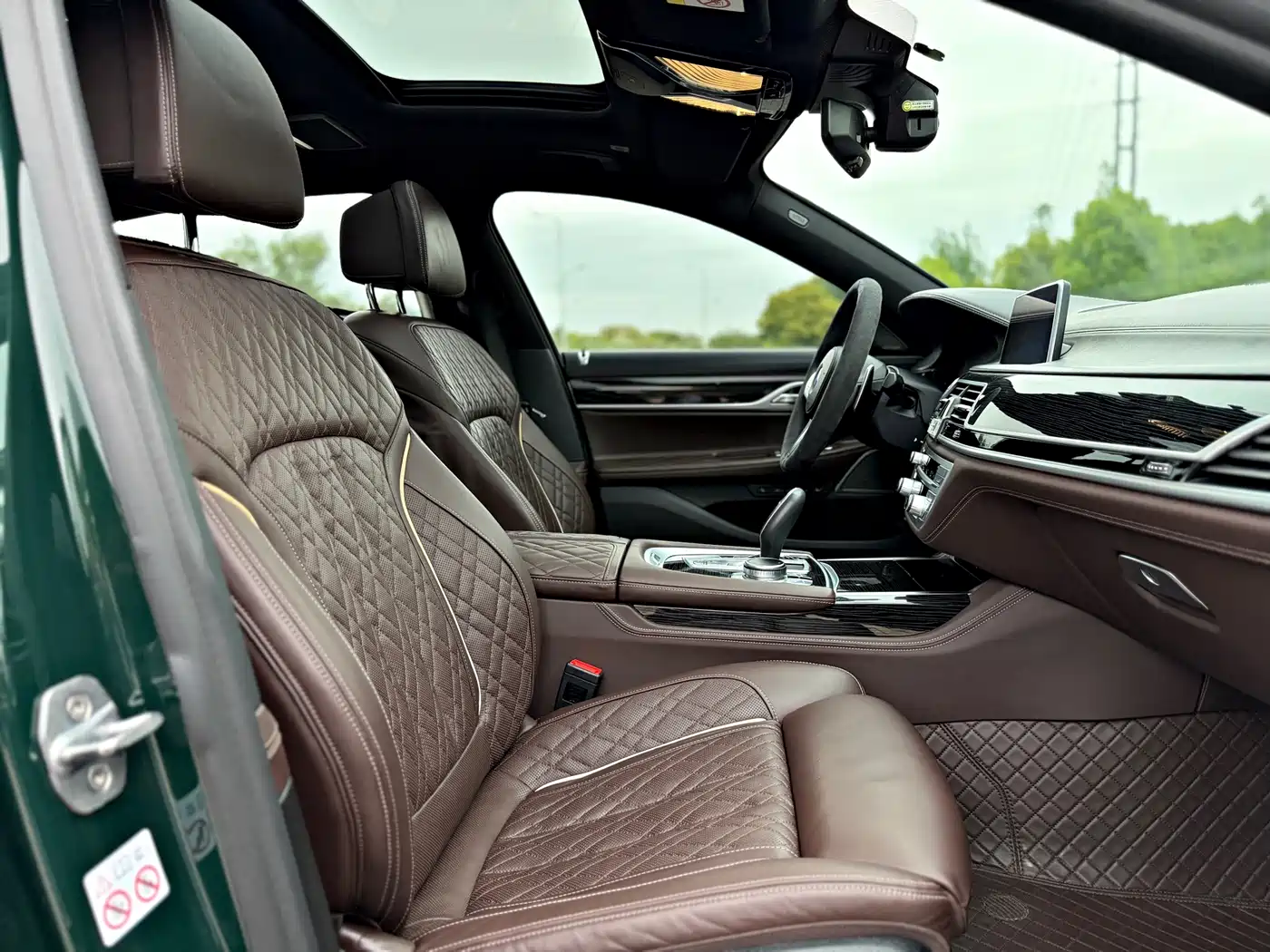 BMW 7 Series 2019 740Li Exclusive M Sport Package фото 16