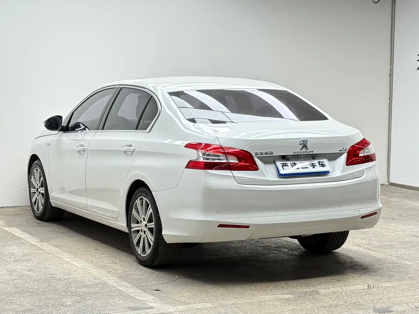 Peugeot 408 2015 Model 1.2T Automatic Luxury Edition фото 4
