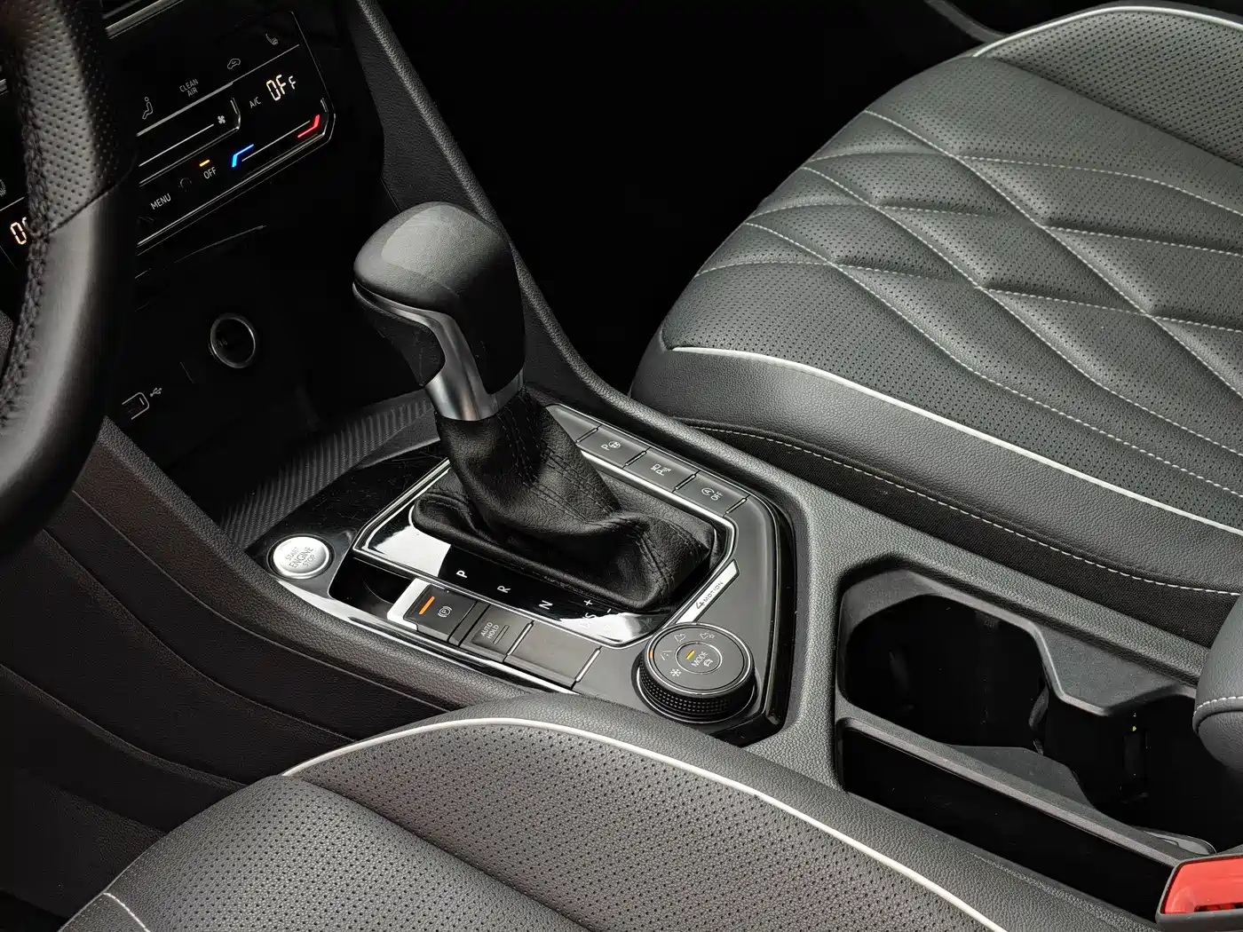 Volkswagen Tiguan L 2022 380TSI Automatic 4WD R-Line Cross Edition 7-Seater фото 14