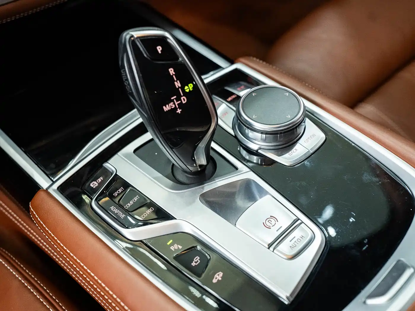 BMW 7 Series 2018 750Li xDrive M Sport Package фото 21