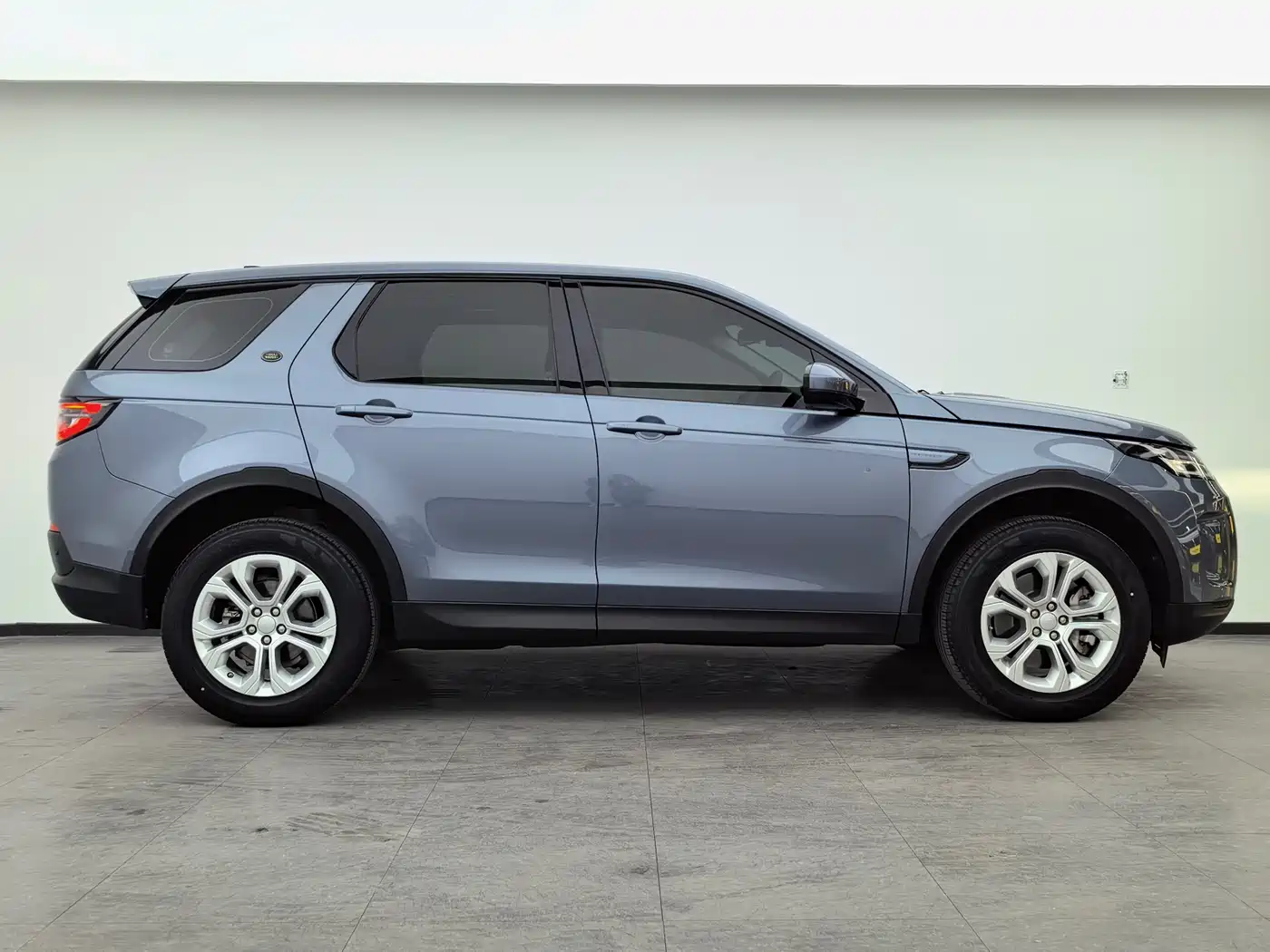 Land Rover Discovery Sport 2020 200PS Family Edition фото 9