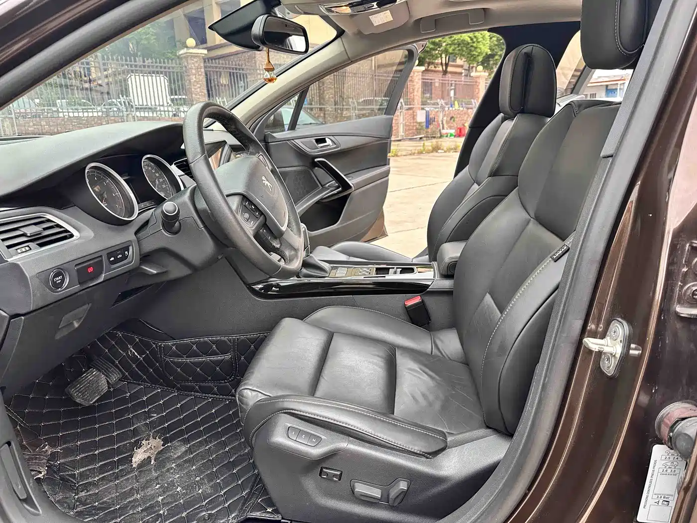 Peugeot 508 2015 1.8THP Auto Flagship Edition фото 4