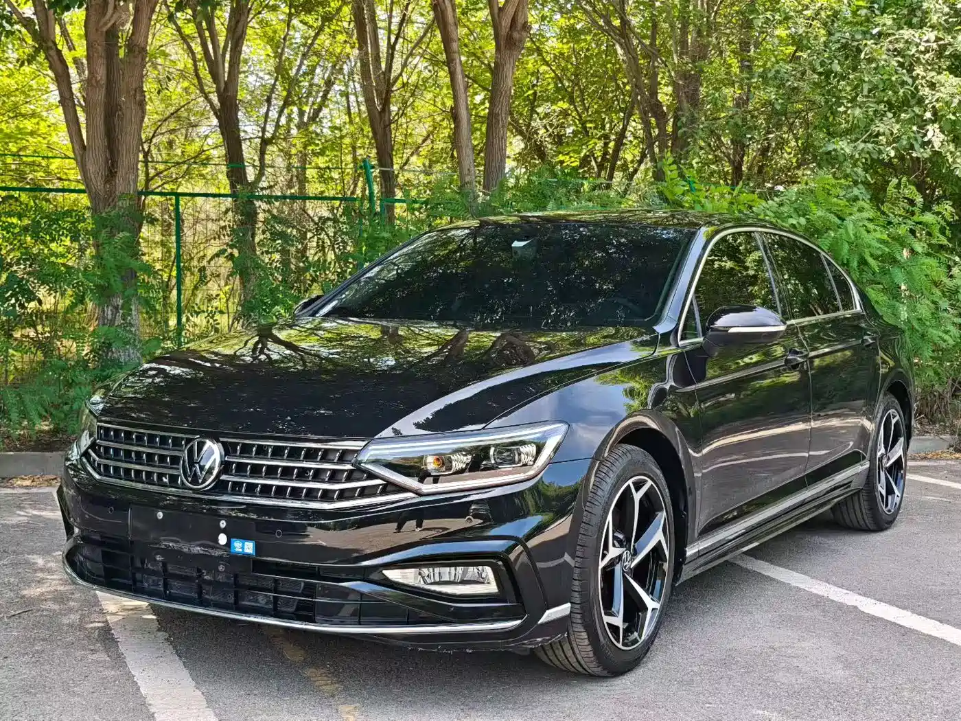Volkswagen Magotan 2023 2 Million Units Anniversary Edition 330TSI DSG Leading Type