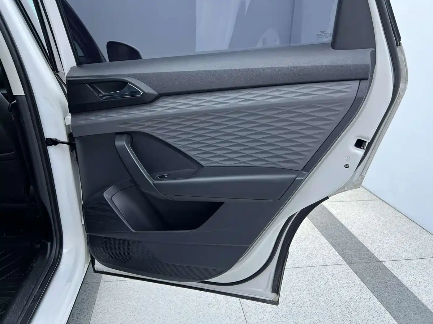 Volkswagen Tharu, миниатюра 13