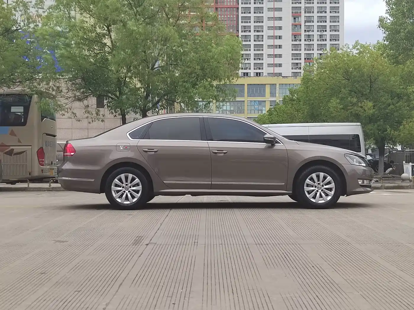 Photo 9 - Volkswagen Passat