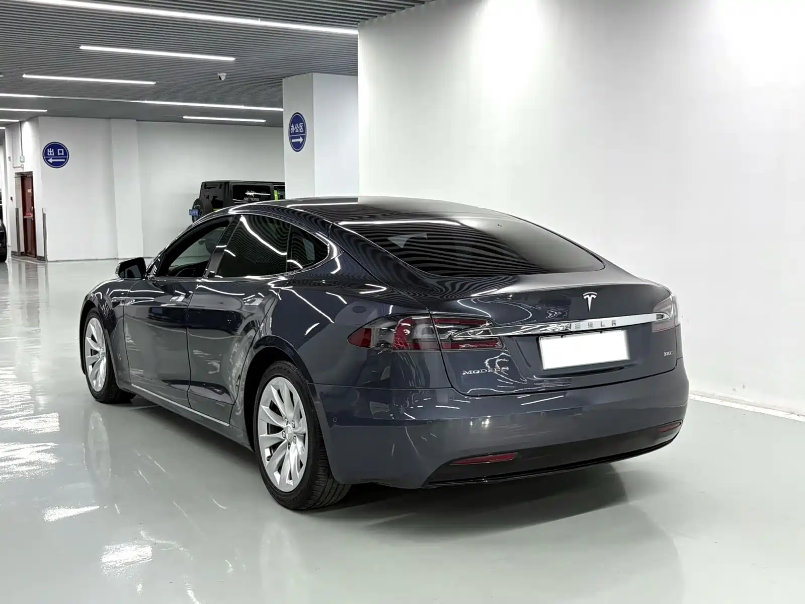 Фото 10 - Tesla Model S