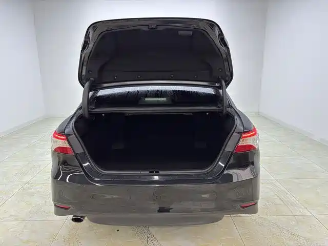 Toyota Camry 2023 Hybrid 2.5HGVP Leading Edition фото 18